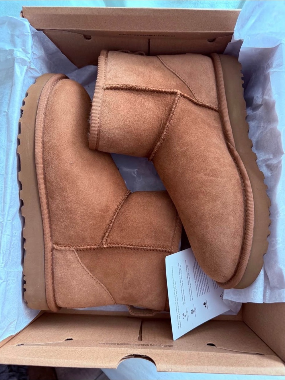 UGG Classic Short Boot in Chestnut Suede